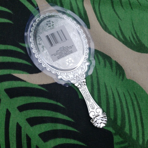 Hand Held Vanity Mirror - Picture 4 of 5